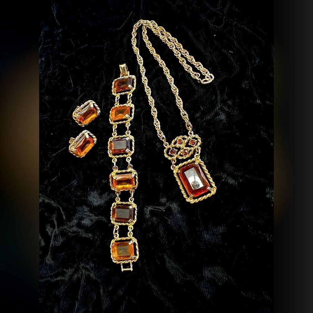 Sarah Coventry Gold Wild Honey Pendant, bracelet & Earrings